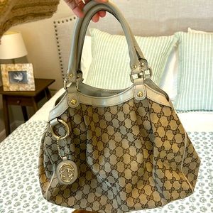 Gucci monogram medium Sukey Beige
